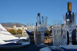 pranzo a bordo del catamarano Marepiatto sul lungomare di Salerno